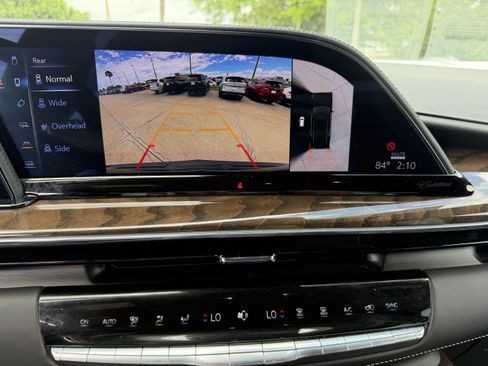 Certified 2024 Cadillac Escalade Sport Platinum w/ LPO, ONYX Package AWD/4WD image 24