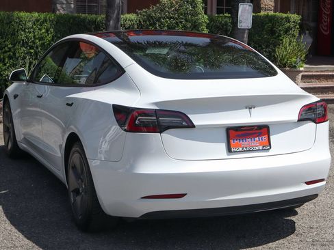 Used 2023 Tesla Model 3 Standard Range RWD image 6