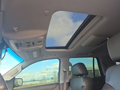 Used 2016 GMC Yukon SLT w/ Open Road Package image 21