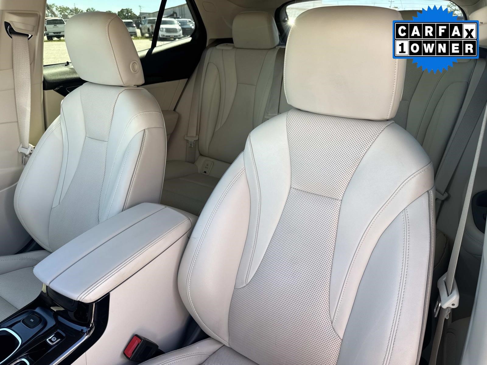 Used 2022 Buick Envision Essence w/ Safety Package FWD image 23