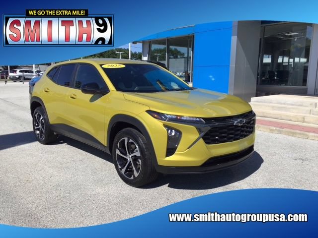 Certified 2025 Chevrolet Trax RS w/ Driver Confidence Package FWD image 1