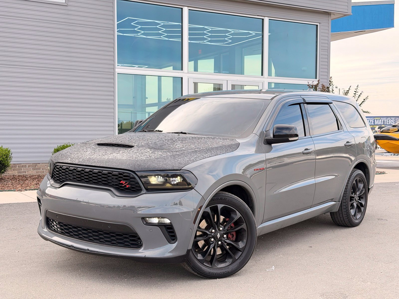 Used 2022 Dodge Durango R/T w/ Blacktop Package AWD/4WD image 2