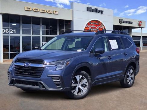 Used 2025 Subaru Ascent Premium image 2