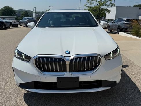 Certified 2025 BMW 530i xDrive w/ Premium Package image 9