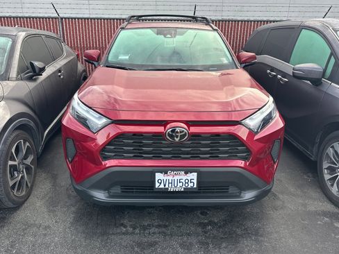 Used 2025 Toyota RAV4 XLE image 5