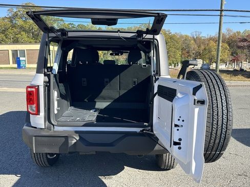 New 2025 Ford Bronco 4-Door image 36