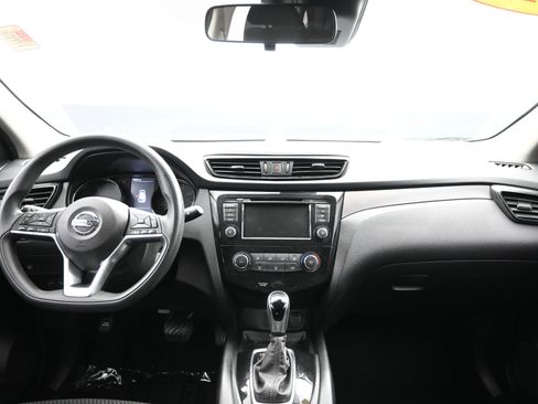 Used 2020 Nissan Rogue Sport S image 20