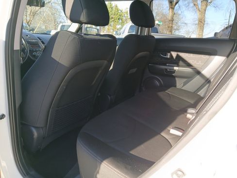 Used 2013 Kia Soul + image 11