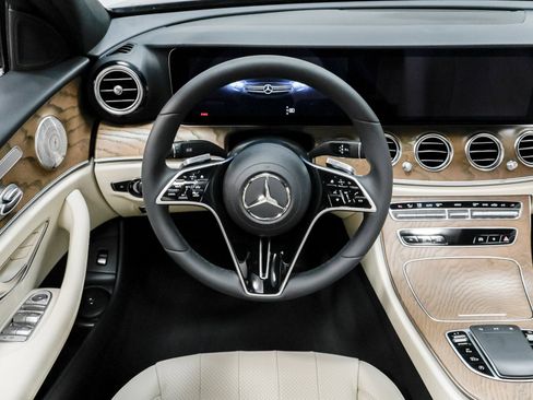 Used 2023 Mercedes-Benz E 350 4MATIC Sedan image 7