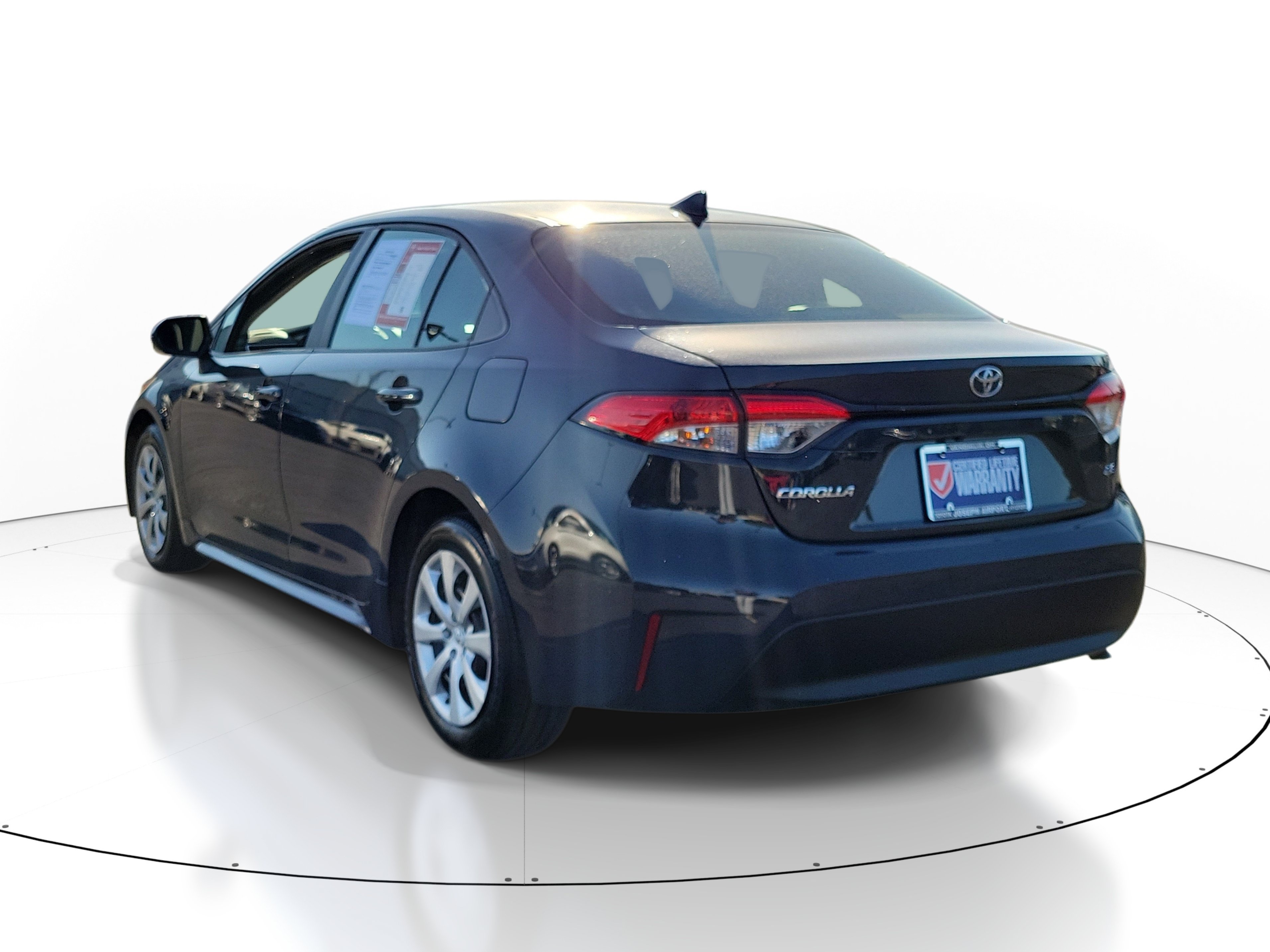 Used 2024 Toyota Corolla LE FWD image 3