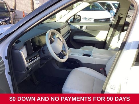 Used 2025 Hyundai Santa Fe SEL FWD image 3