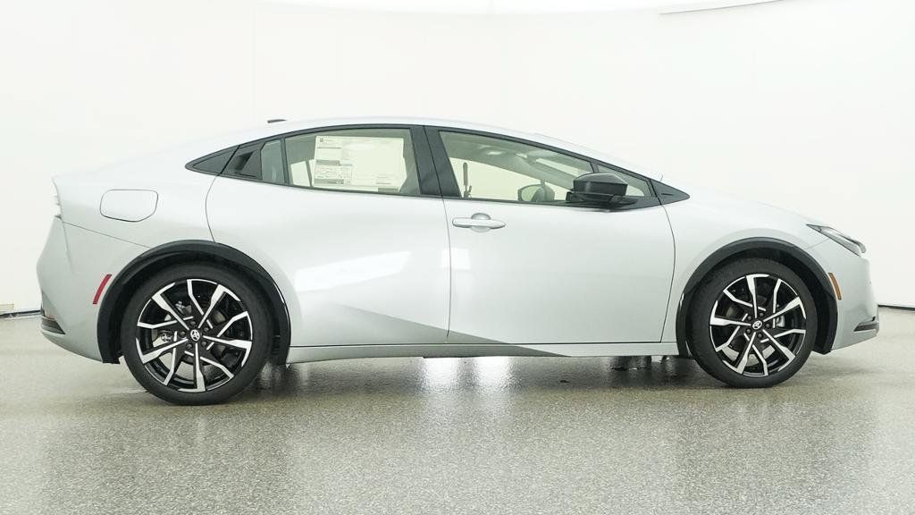 New 2027 Toyota Prius Plug-In Hybrid FWD image 46
