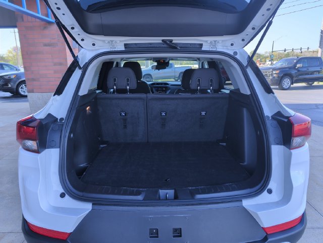 Used 2022 Chevrolet TrailBlazer LT FWD image 21