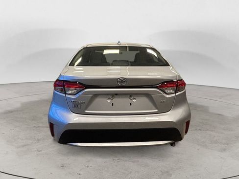 Used 2022 Toyota Corolla LE w/ LE Convenience Package image 4