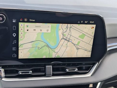 Used 2026 Chevrolet Equinox LT w/ Safety and Technology Package FWD image 10