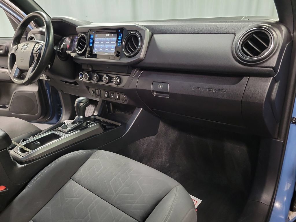 Used 2019 Toyota Tacoma TRD Off-Road AWD/4WD image 37