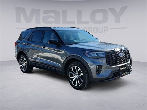 Used 2025 Ford Explorer ST-Line image 7