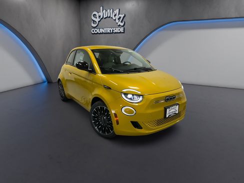 New 2026 FIAT 500 e w/ Comfort Group FWD image 1