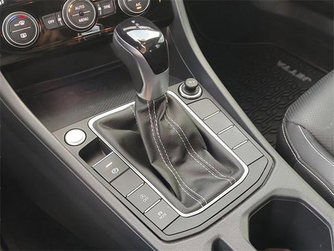 Used 2024 Volkswagen Jetta SEL image 29
