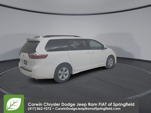 Used 2019 Toyota Sienna LE image 15