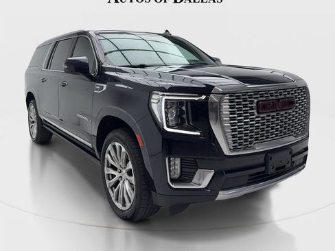 Used 2021 GMC Yukon XL Denali w/ Denali Premium Package AWD/4WD image 2