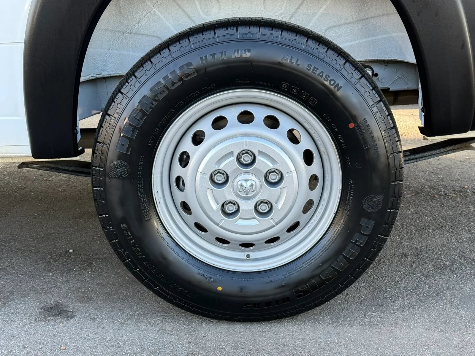Used 2024 RAM ProMaster 2500 w/ Safety Group FWD image 12