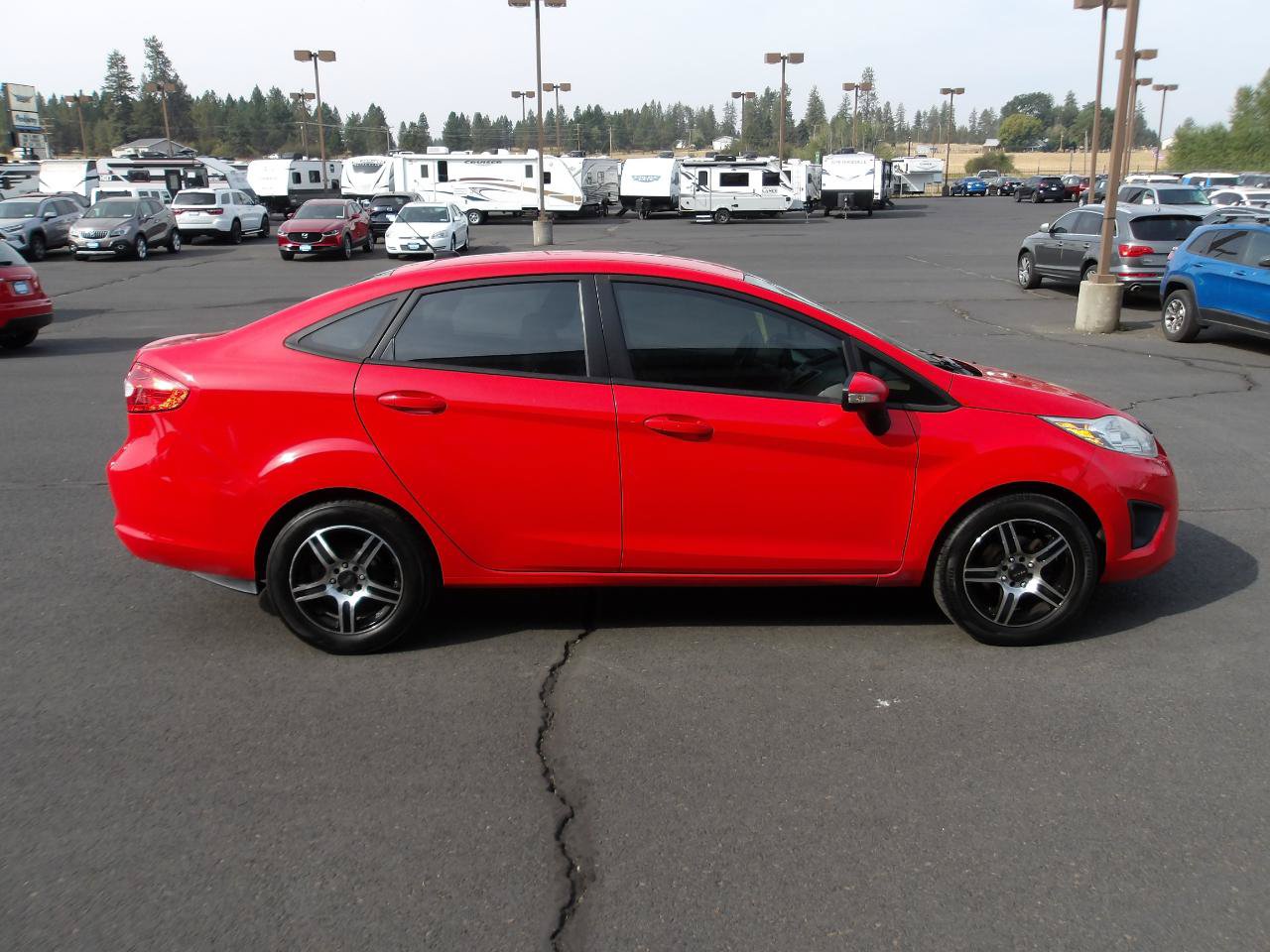 Used 2013 Ford Fiesta SE FWD image 6