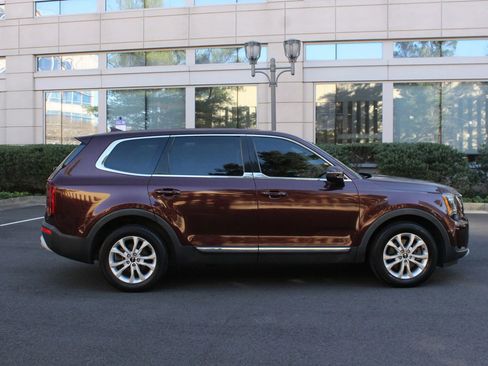 Used 2020 Kia Telluride LX image 6