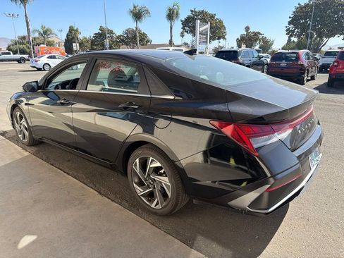 Used 2024 Hyundai Elantra Limited FWD image 3