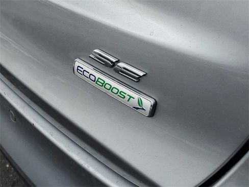 Used 2020 Ford Fusion SE image 6