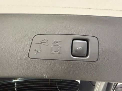 Used 2024 Lincoln Corsair AWD w/ Equipment Group 101A image 24