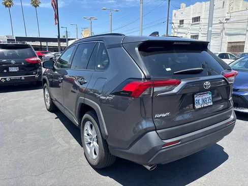 Used 2019 Toyota RAV4 XLE FWD image 7