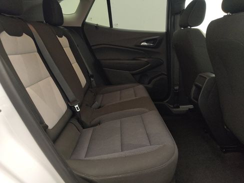 Used 2025 Chevrolet Trax LS FWD image 19
