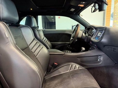 Used 2019 Dodge Challenger SRT Hellcat Redeye image 9