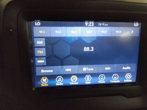 Used 2020 Jeep Renegade Altitude FWD image 25
