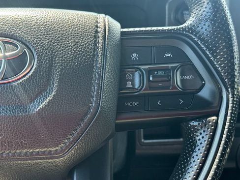 Used 2025 Toyota Tacoma SR5 AWD/4WD image 19