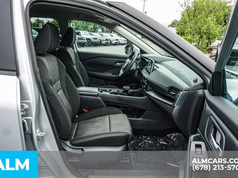 Used 2024 Nissan Rogue SV FWD image 23