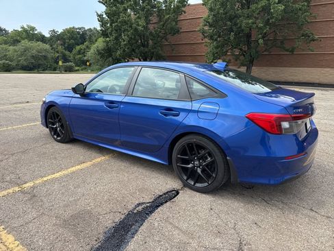 Used 2023 Honda Civic Sport image 32