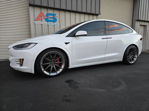 Used 2018 Tesla Model X P100D image 2