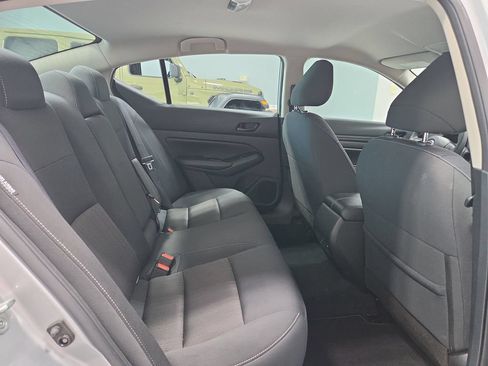 Used 2024 Nissan Altima 2.5 SV FWD image 15