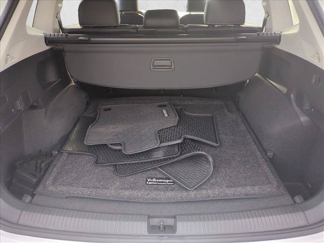 Used 2024 Volkswagen Tiguan SE w/ Panoramic Sunroof Package AWD/4WD image 6