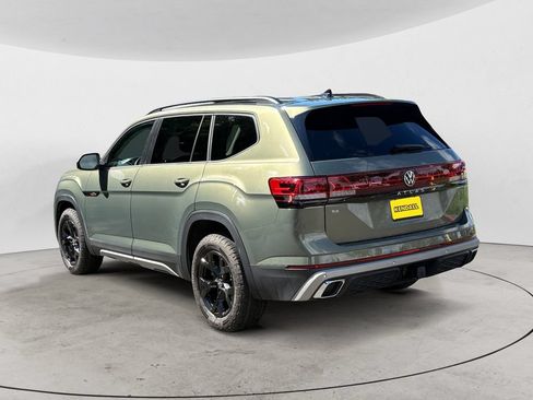 Used 2025 Volkswagen Atlas Peak Edition SE AWD/4WD image 7