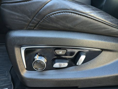 Used 2018 Cadillac Escalade ESV Platinum image 16