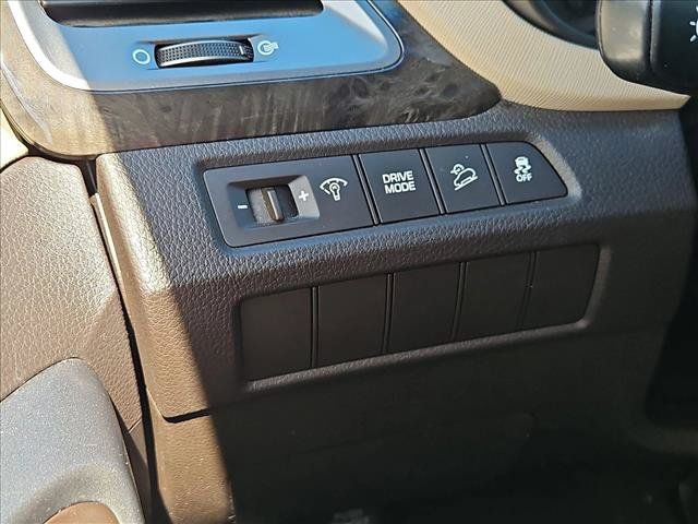 Used 2017 Hyundai Santa Fe Sport FWD image 16