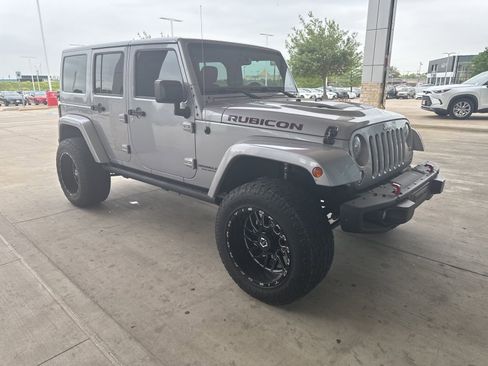 Used 2016 Jeep Wrangler Unlimited Rubicon image 9