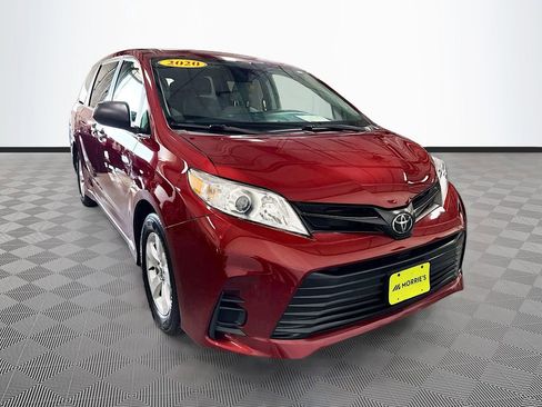 Used 2020 Toyota Sienna L image 3