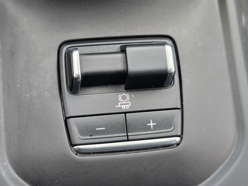 Used 2022 GMC Sierra 1500 AT4 AWD/4WD image 36