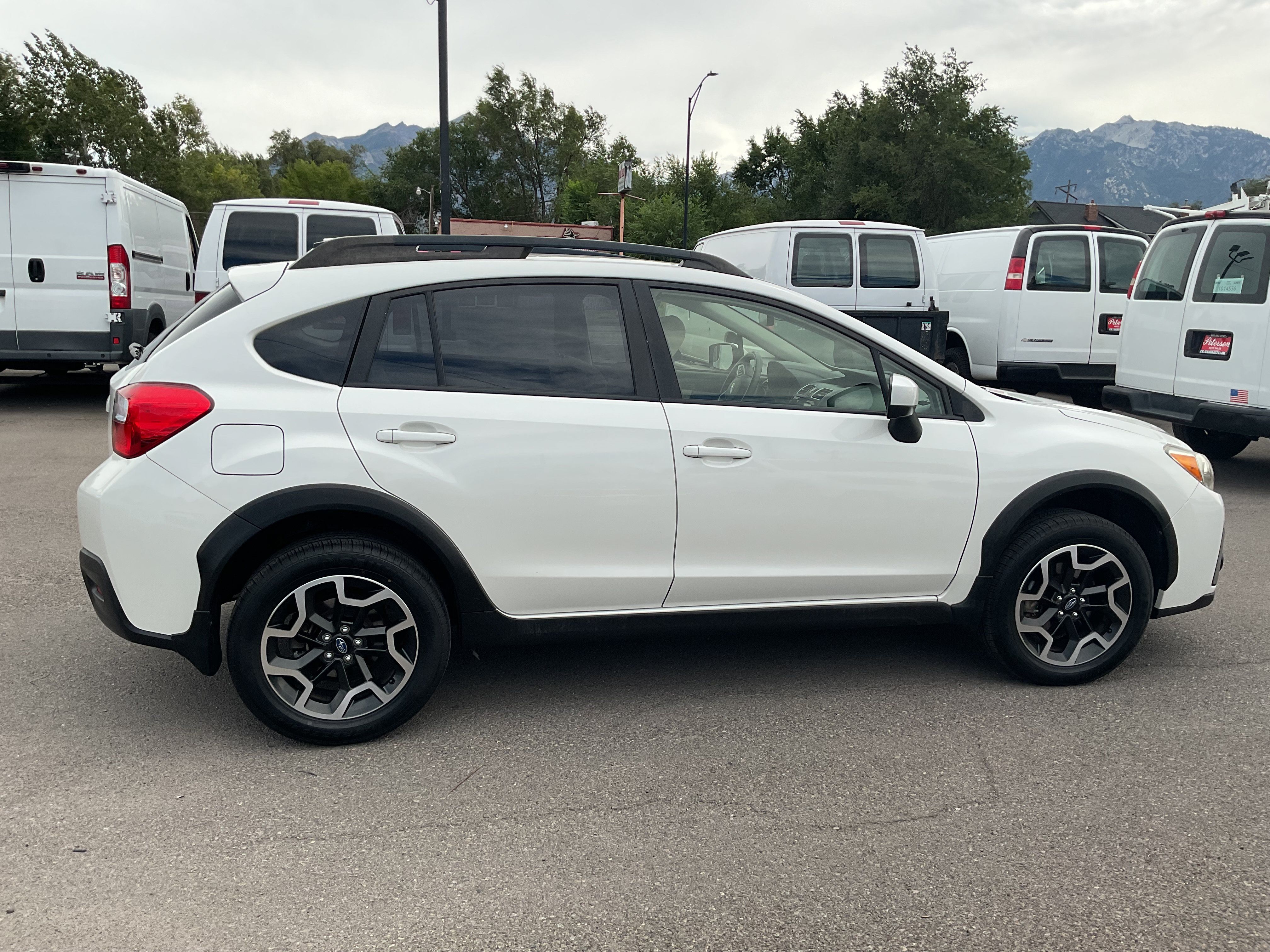 Used 2017 Subaru Crosstrek 2.0i Premium AWD/4WD image 5