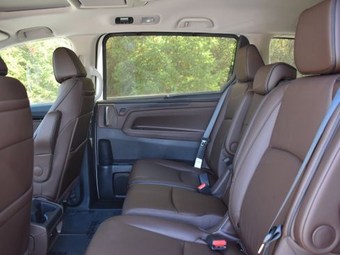 New 2026 Honda Odyssey Touring image 14