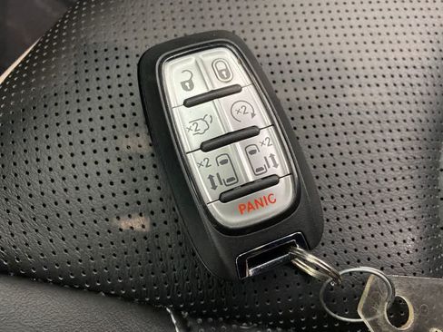 Used 2025 Chrysler Pacifica Limited w/ Uconnect Theater Family Group AWD/4WD image 29